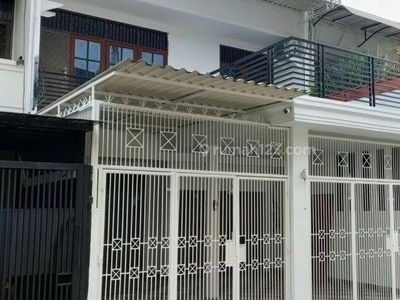 Duri Kepa, Rumah 2 Lantai Renovasi Uk. 6,5 X 24 Hadap Utara, Carport 2 Mobil