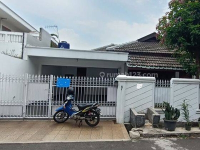 Rumah Bagus Semi Furnished SHM di Puloasem Timur Rawamangun Jakarta Timur, Jakarta Timur