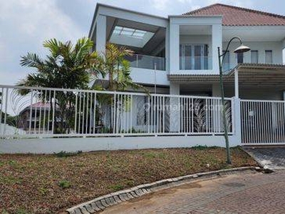 Rumah Mewah 2 Lantai Full Furnish Modern+view Golf Siap Huni Dekat Gwalk Di Puncak Golf Citraland Surabaya Barat