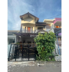 Dijual Murah Rumah 2 Lantai Bekas Terawat Lokasi Strategis Komplek Kiara Sari Asri Kiaracondong - Bandung Kota