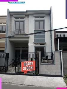 Dijual Rumah 2 Lantai LT80 LB120 3KT 2KM Di Sayap Turangga Dekat Bsm - Kota Bandung