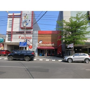 Dijual Rumah Luas 300m2 Full Bangunan di Segitiga Emas Pusat Kota Jalan Thamrin - Semarang