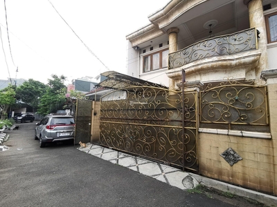 Jual Rumah 2 Lantai Bagus Unfurnished SHM di Tebet - Jakarta Selatan