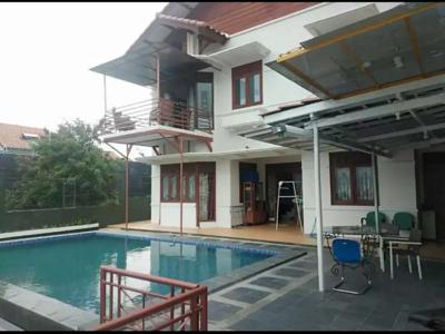 Turun Harga ! Rumah Mewah Plus Kolam Renang di Dago Resort
