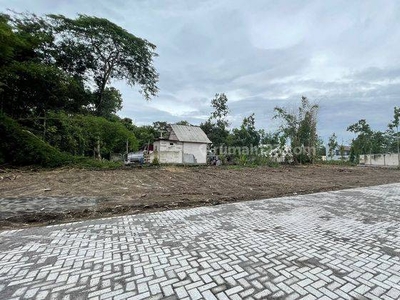900 Meter Kampus Uii Tanah di Jl Kaliurang Km 14, Yogyakarta