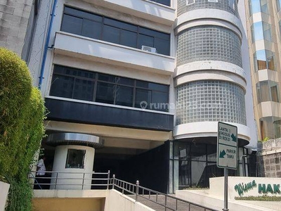 Dijual Gedung Kantor Menteng 5 Lantai Letak Strategis