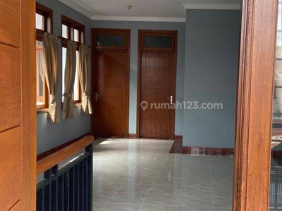 Disewakan Rumah Cantik 2lantai Siap Huni di Kemang Pratama Bekasi