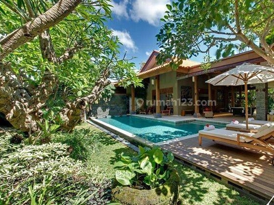 Freehold 4 bedroom Villa In Seminyak, 300 M From The Beach