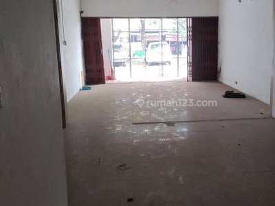 Ruko 3 Lantai Siap Huni Disewakan di Jalan Raya Kaliabang Tengah Bekasi