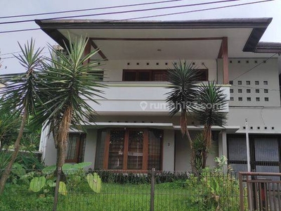 Rumah 2 Lantai Bagus di Cluster Setra Indah Sayap Pasteur Bandung