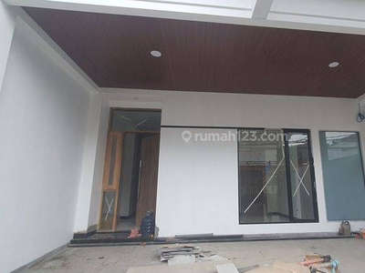 Rumah Baru 3 Lantai di Sunter Dalam Komplek