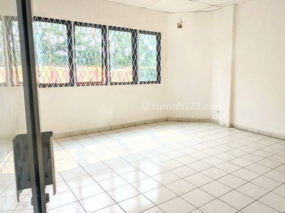 Rumah Toko Ciputat Timur, 3.5 Lantai, Bersih Rapi Siap Pakai