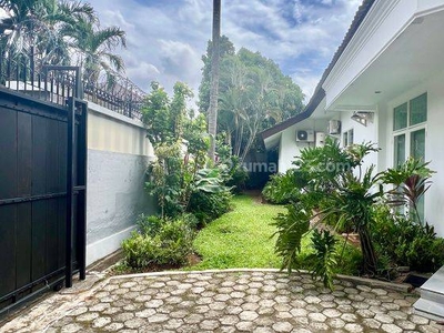 Stand Alone House 4 Bedrooms In Kemang With Private Pool Garden