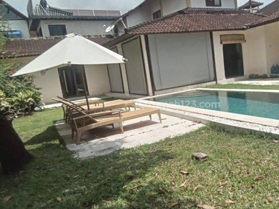 Villa Di Jalan Kunti Seminyak Bali