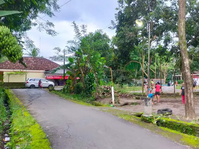 2 Jut-an/m: Tanah 5 Menit ke UII di Umbulmartani Sleman