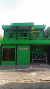 Rumah Kost dijual murah Bagus 3 Lantai jalan raya lebar di Gayamsari.