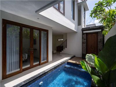 Sewa Villa Modern 3 Kamar Tidur di Canggu Bali - BVI31132
