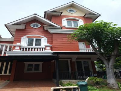 Disewakan murah rumah Omaha Village 3lantai