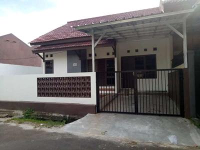 Disewakan rumah di griya loka bsd