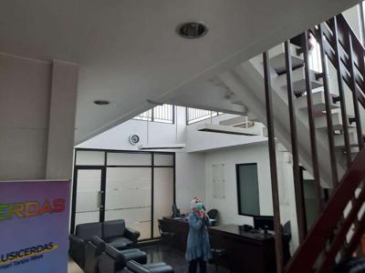 Dijual Gedung Kantor Strategis Ex Bank di Sukajadi Bandung