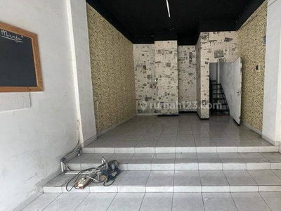 Dhyana Rumah Disewa Cocok Buat Usaha di Jalan Raya Jelambar