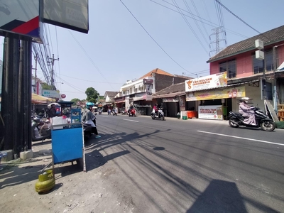 Dijual Ruang Usaha 250m2 Jalan Raya Garuda Mas UMS Solo Area Bisnis Komersil - Surakarta