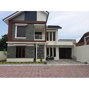 DijuaL Rumah 2 Lantai LT147 LB134 4KT 4KM Lokasi Strategis - Sleman