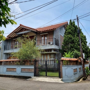 Dijual Rumah Tipe 197/230 4KT 3KM Lokasi Strategis Siap Huni - Bandung Kota