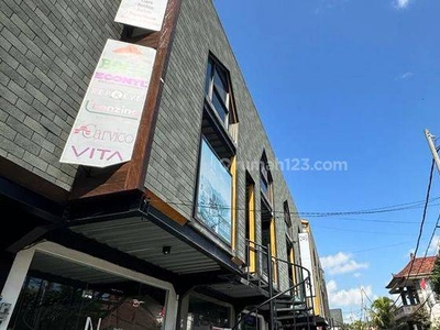 For rent / lease hold 3 floor shop houses in Echo beach canggu