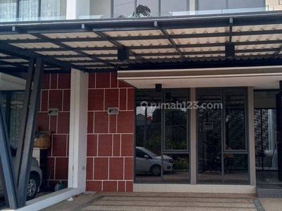 Rumah 2 lantai dekat Sumarecon Bekasi dan Stasiun kereta