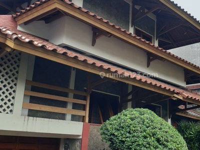 Rumah Mewah di Jalan Utama Taman Kebon Jeruk Intercon Jakarta Barat