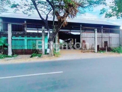 STRATEGIS, HITUNG TANAH SAJA. PINGGIR JALAN BESAR WIRUN MOJOLABAN